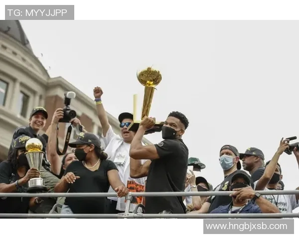 密尔沃基雄鹿与达拉斯独行侠的激烈对决揭示NBA季后赛新动态 密尔沃基雄鹿与达拉斯独行侠的激烈对决揭示NBA季后赛新动态